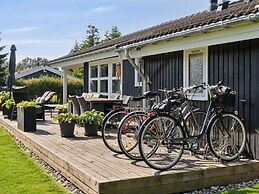 5 Star Holiday Home in Vaeggerlose