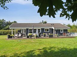 5 Star Holiday Home in Vaeggerlose