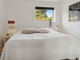 5 Star Holiday Home in Vaeggerlose