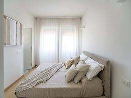 Design Flat W/terrace, Porta Nuova