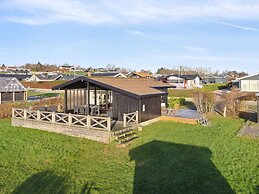 5 Star Holiday Home in Ronde