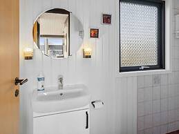 5 Star Holiday Home in Ronde