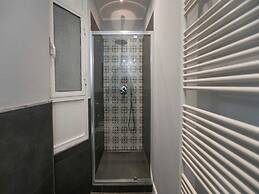 Charming Modern Apartment Near Argonne