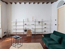 Chic Apartment in Cental Milan