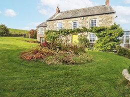 Tresarrett Manor