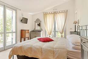 Villa Glicini - Delightful Cottage With Pool