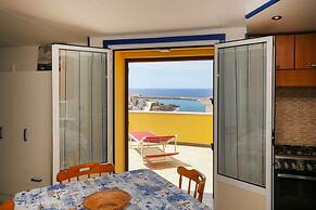 Vista Mare, Ampio Terrazzo e Aria Condizionata