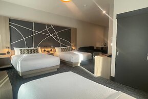 La Quinta Inn & Suites By Wyndham Kelowna Bc