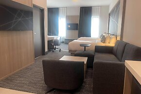 La Quinta Inn & Suites By Wyndham Kelowna Bc