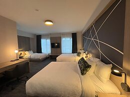 La Quinta Inn & Suites By Wyndham Kelowna Bc