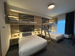 La Quinta Inn & Suites By Wyndham Kelowna Bc