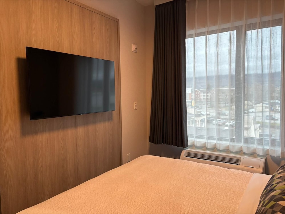 La Quinta Inn & Suites By Wyndham Kelowna Bc