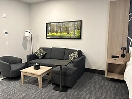 La Quinta Inn & Suites By Wyndham Kelowna Bc