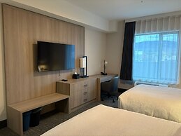 La Quinta Inn & Suites By Wyndham Kelowna Bc