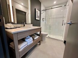 La Quinta Inn & Suites By Wyndham Kelowna Bc