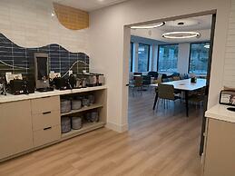 La Quinta Inn & Suites By Wyndham Kelowna Bc