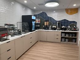 La Quinta Inn & Suites By Wyndham Kelowna Bc
