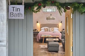 Host Stay Tin Bath