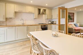Host Stay Aurora