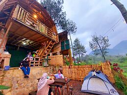 Ciwidey Jungle Camp & Villa