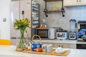 Moonlit Orchid Bay Coffee & Tea
