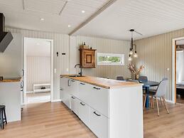 5 Star Holiday Home in Hals
