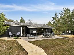 5 Star Holiday Home in Hals