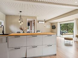 5 Star Holiday Home in Hals