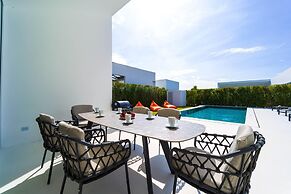 Modern 4 Bed Private Pool Villa KH-B6
