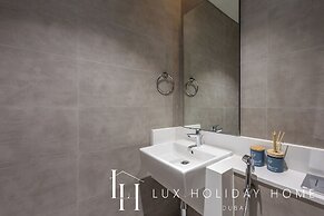 LUX The Burj Khalifa Lagoon View Suite 4