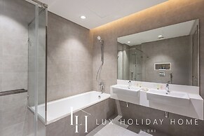 LUX The Burj Khalifa Lagoon View Suite 4