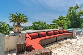 Bougainville Hill Villa