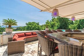 Bougainville Hill Villa