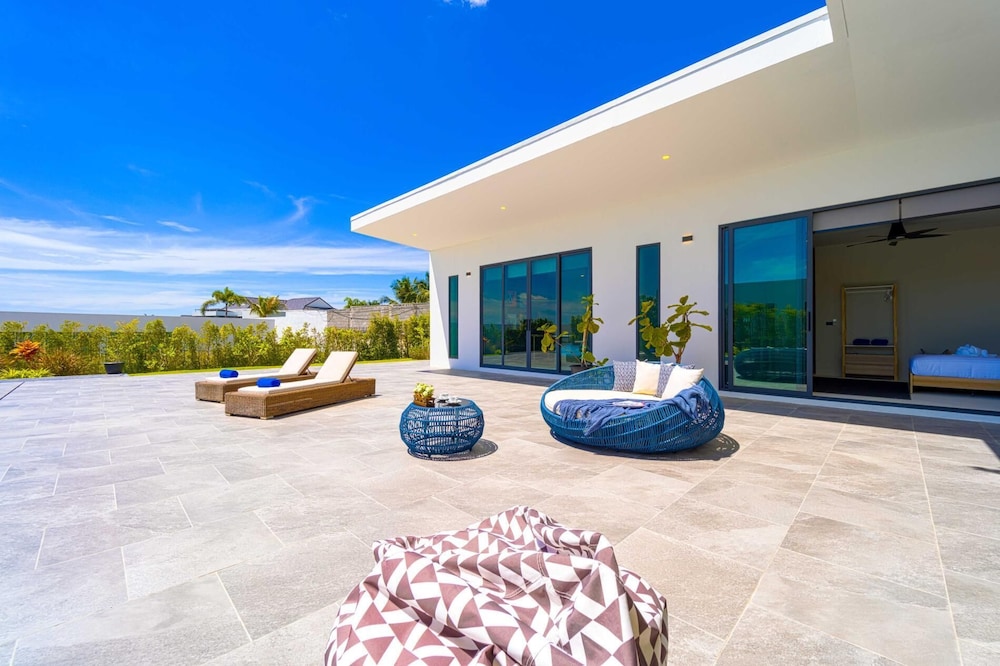 Luxury Large 3 Bedroom Pool Villa (KH-C5)