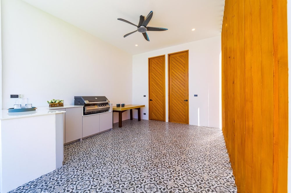 Luxury Large 3 Bedroom Pool Villa (KH-C5)