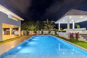 2 Villas 2 Kitchens  Huge Pool V258