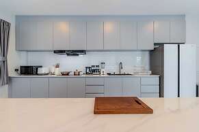 2 Villas 2 Kitchens  Huge Pool V258
