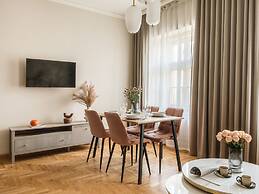 Art Palace by Fragola Collection