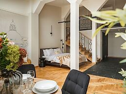 Art Palace by Fragola Collection