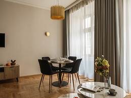 Art Palace by Fragola Collection