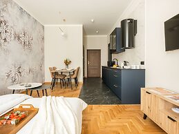 Art Palace by Fragola Collection