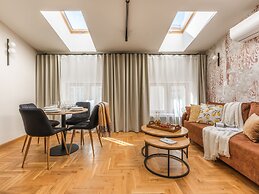 Art Palace by Fragola Collection