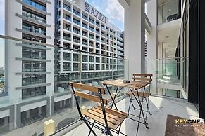 Splendour Living 1BR at Azizi Riviera