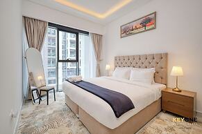Splendour Living 1BR at Azizi Riviera