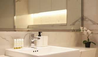 Splendour Living 1BR at Azizi Riviera