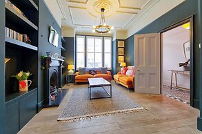 4 Bedroom House, Barnes