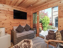 127 Bellhouse Way