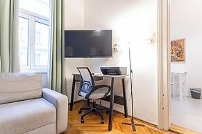 Elegant 1BR Apt Steps from Praterstern