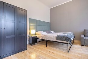 Spacious 1BR Apt Near Danube