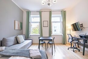 Spacious 1BR Apt Near Danube